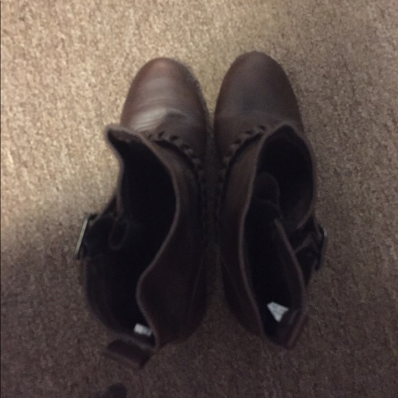 Shoes size 9 - Picture 3 of 4